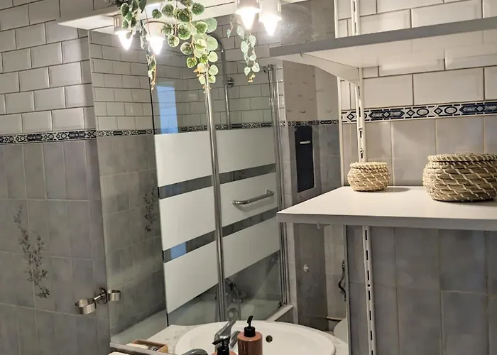 Faubourg-raines Apartment